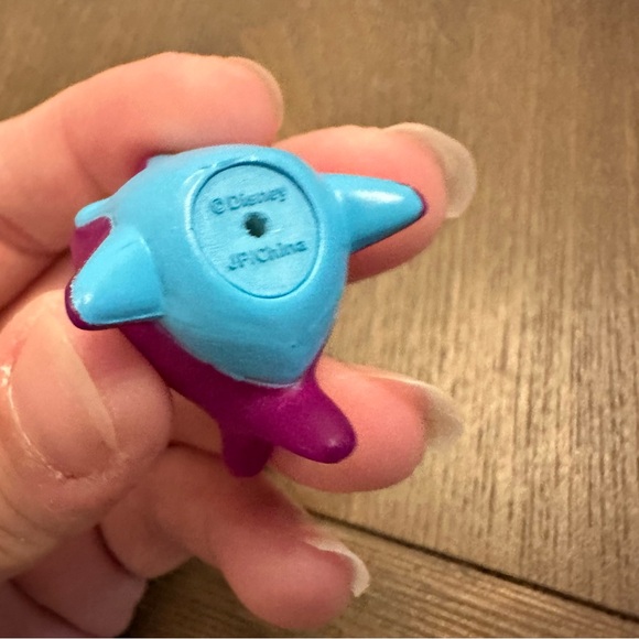 Disney Doorables Neon - Bruce Finding Nemo Figure - Picture 4 of 4